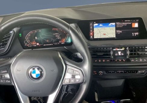 BMW 118, 2021