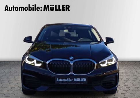 BMW 120, 2021 3