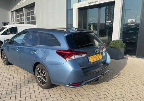 Toyota Auris Touring Sports, 2016