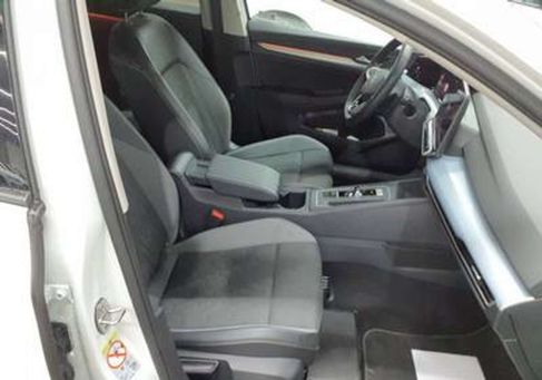 Volkswagen Golf, 2025