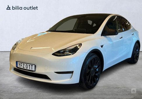 Tesla Model Y, 2022