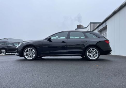 Audi A4, 2022