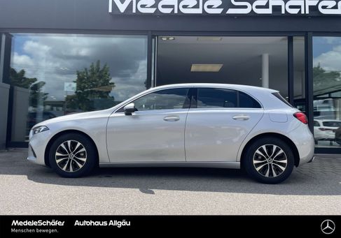 Mercedes-Benz A 180, 2022