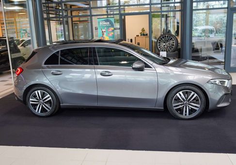 Mercedes-Benz A 200, 2022
