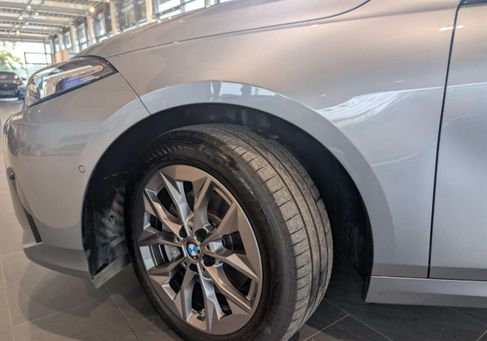 BMW 120, 2025
