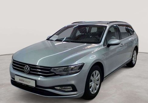 Volkswagen Passat, 2022