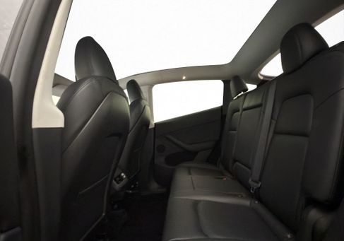 Tesla Model Y, 2022 2