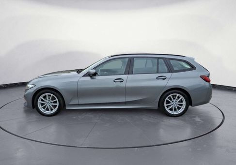 BMW 318, 2023