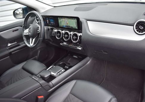 Mercedes-Benz GLA 250, 2022