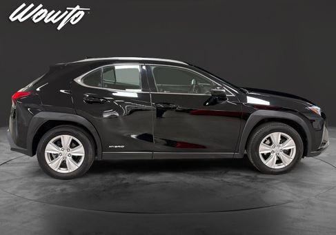 Lexus UX, 2020 3