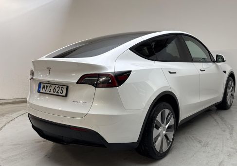 Tesla Model Y, 2022 3