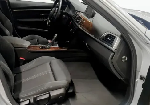 BMW 320, 2018 3