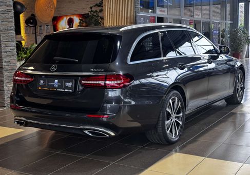 Mercedes-Benz E 300, 2021 3