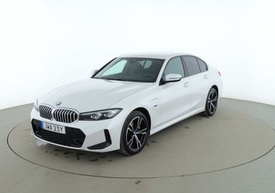 BMW 330, 2023