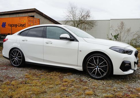 BMW 220, 2021