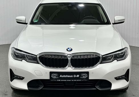 BMW 320, 2021 3
