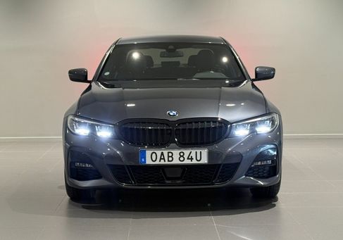 BMW 330, 2021