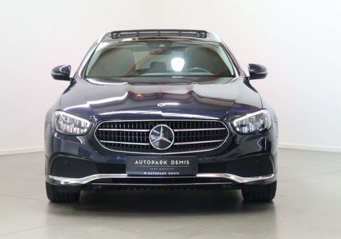 Mercedes-Benz E 300, 2022 3