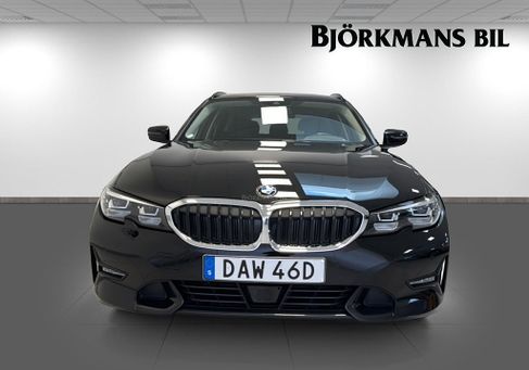 BMW 330, 2021