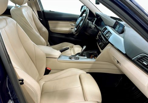 BMW 330, 2018