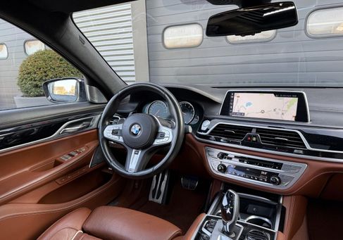 BMW 750, 2018