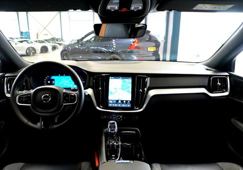 Volvo V60, 2025 2