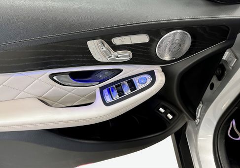 Mercedes-Benz GLC 200, 2020