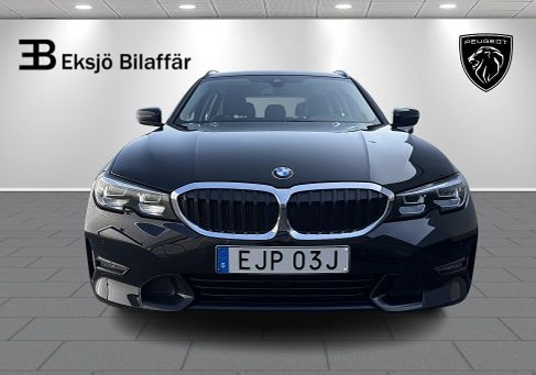 BMW 330, 2021