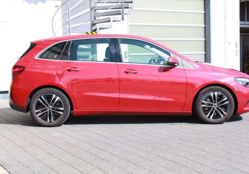 Mercedes-Benz B 250, 2023 3