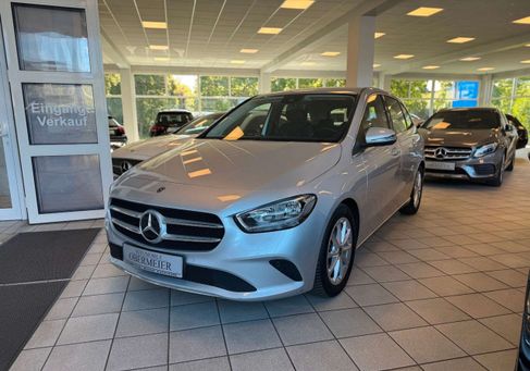 Mercedes-Benz B 180, 2020