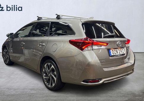 Toyota Auris Touring Sports, 2016
