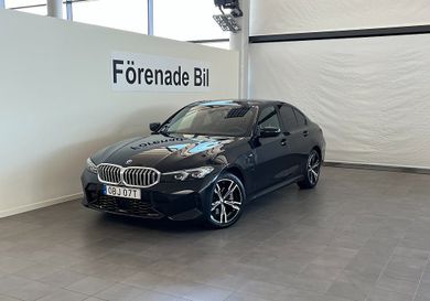 BMW 330, 2025