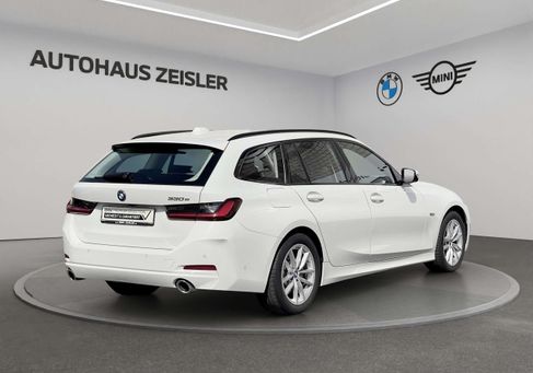 BMW 330, 2023