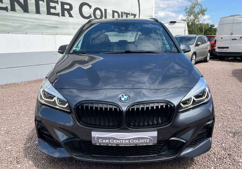 BMW 216, 2020