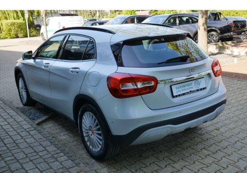 Mercedes-Benz GLA 180, 2019