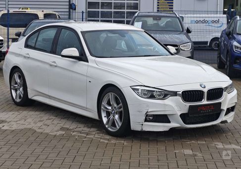 BMW 330, 2018