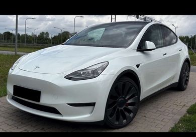 Tesla Model Y, 2023