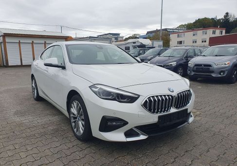 BMW 218, 2020 3