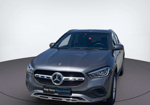Mercedes-Benz GLA 250, 2021