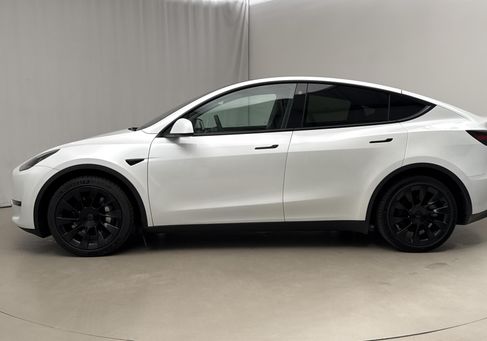 Tesla Model Y, 2023