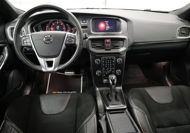 Volvo V40, 2019
