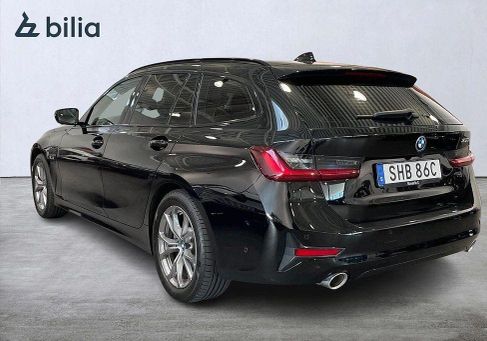 BMW 330, 2022