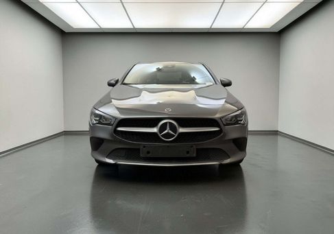 Mercedes-Benz CLA 180, 2022