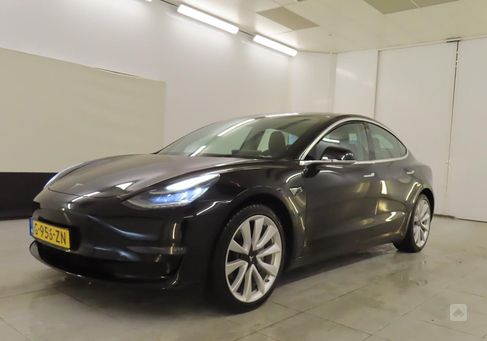 Tesla Model 3, 2019