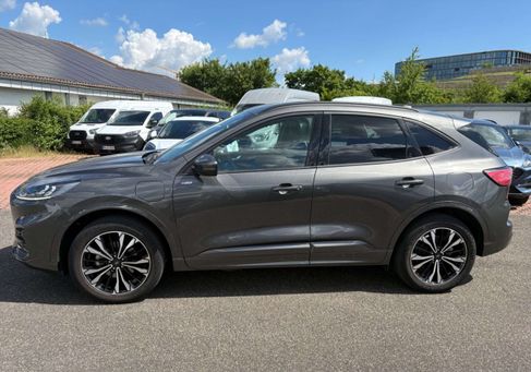 Ford Kuga, 2022