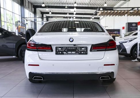 BMW 520, 2020 3