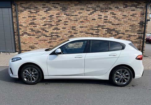 BMW 120, 2024