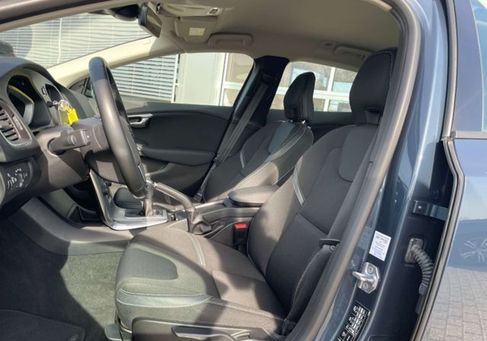 Volvo V40, 2018