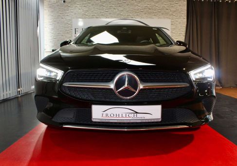 Mercedes-Benz CLA 220, 2022