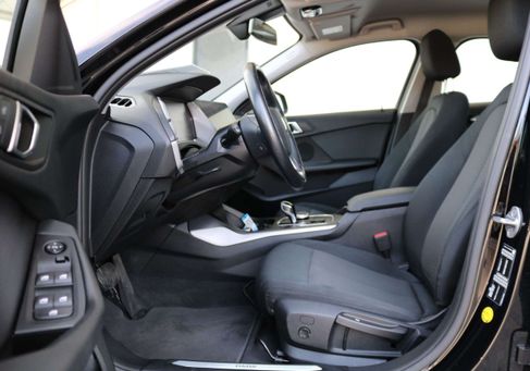 BMW 118, 2022